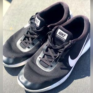 Nike flex experience rn womens sneakers black & white
